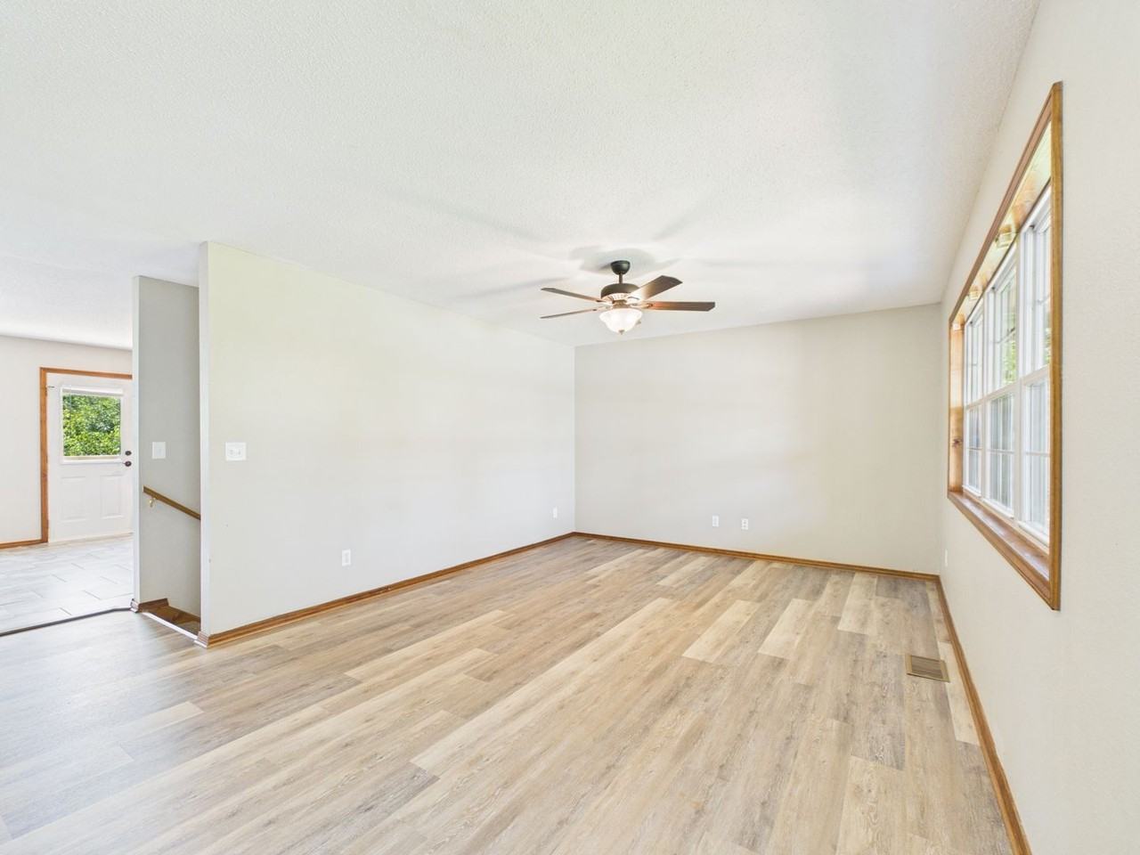 24625 Spencer Rd - Photo 2 of 50