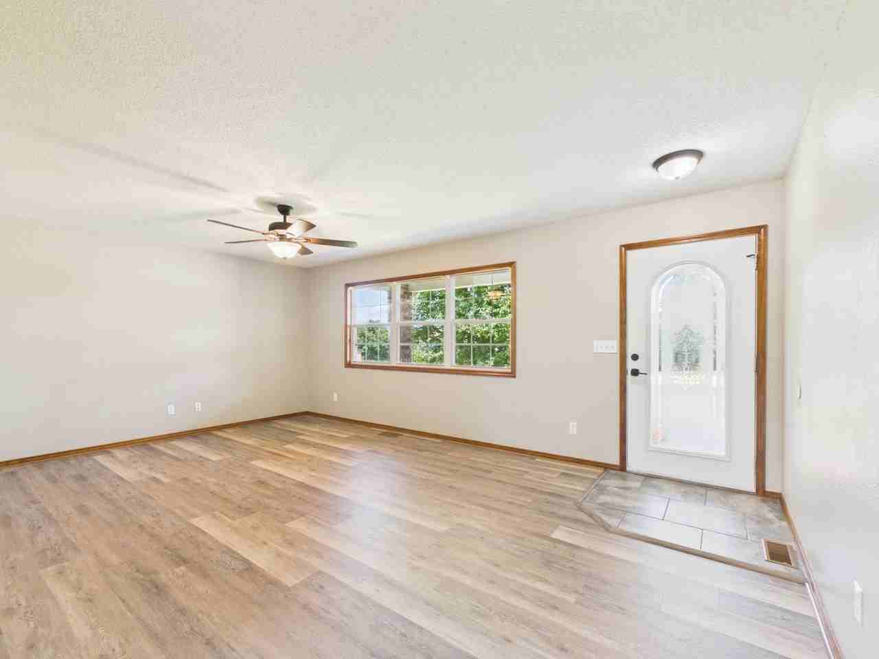 24625 Spencer Rd - Photo 3 of 50