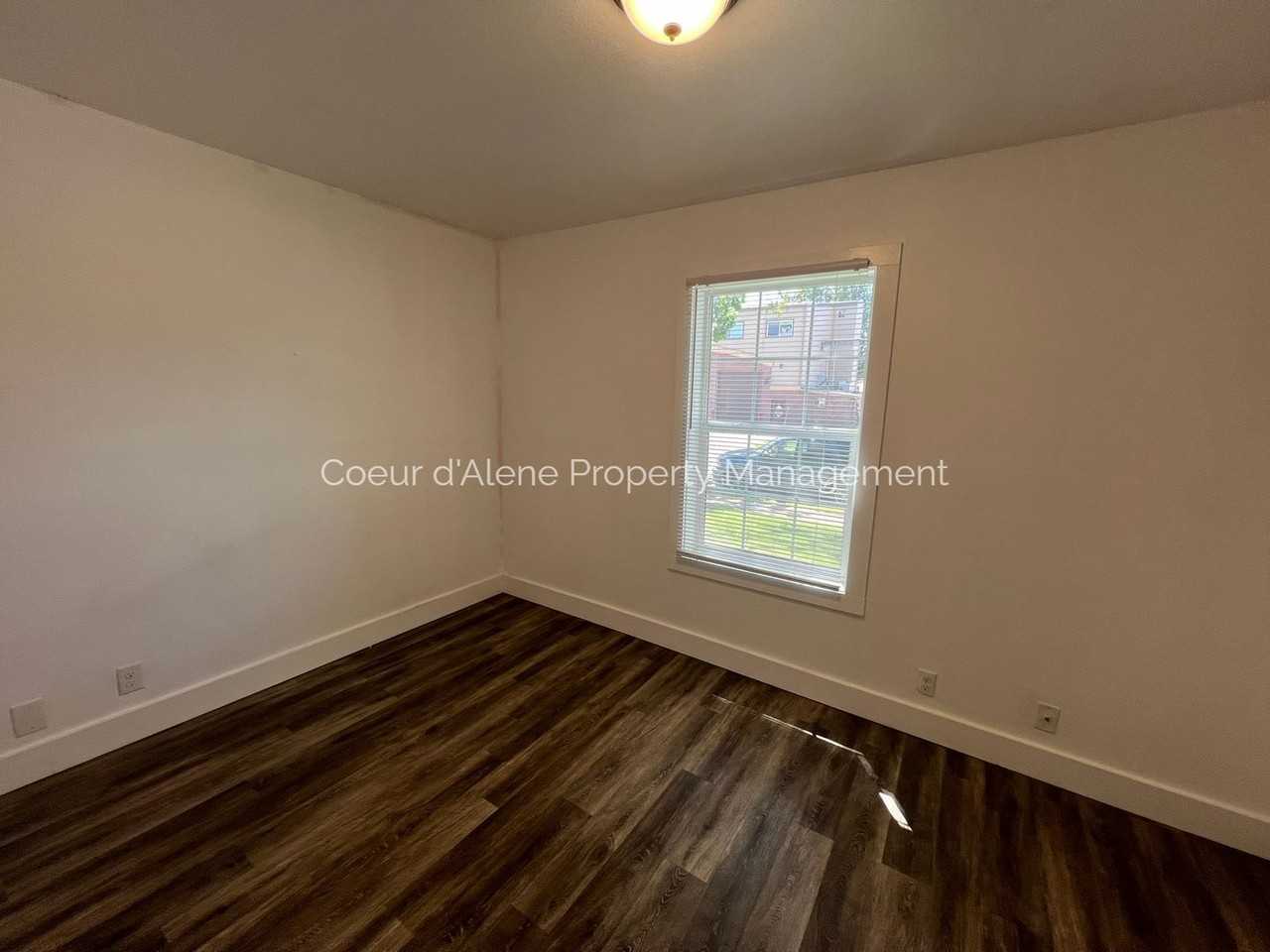 311 E Foster Ave #1 - Photo 4 of 7