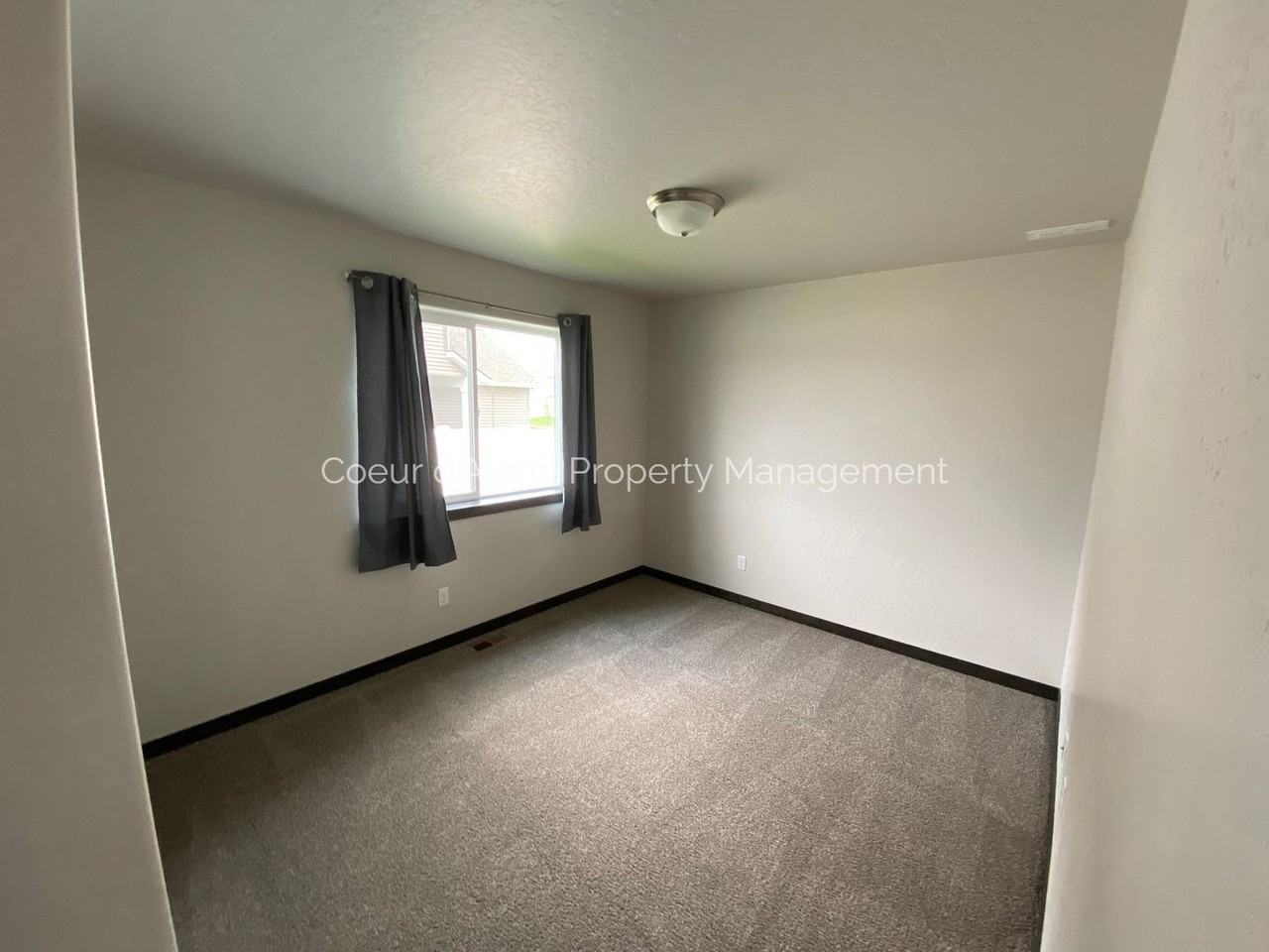 9026 N Scotsworth St - Photo 6 of 13