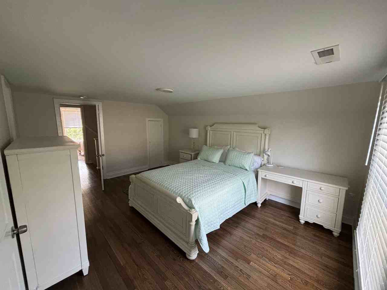 1231 Brookwood Dr - Photo 4 of 15