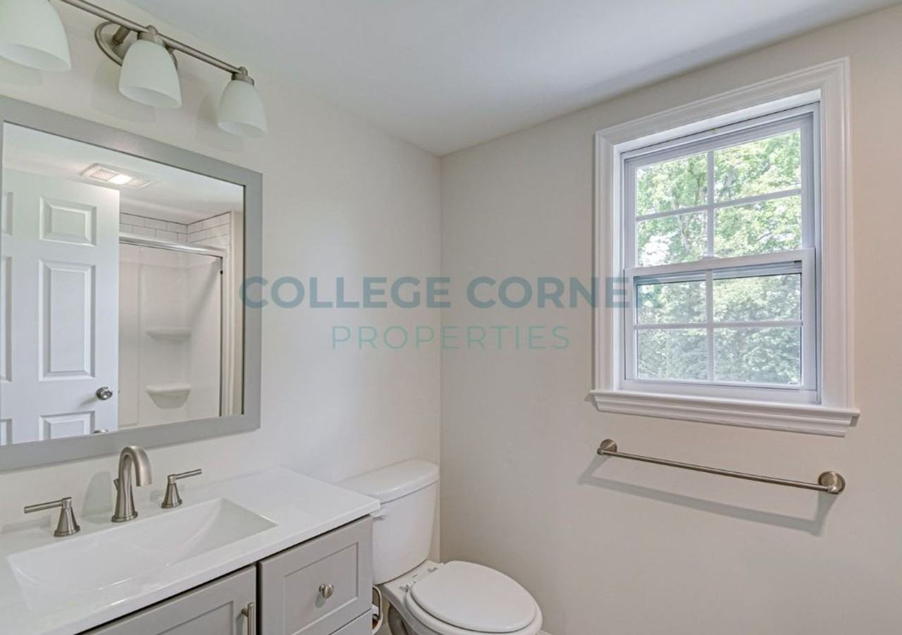 1231 Brookwood Dr - Photo 6 of 15