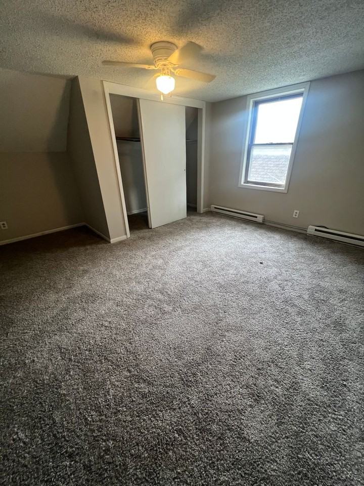 1200 E Laurel St - Photo 2 of 4
