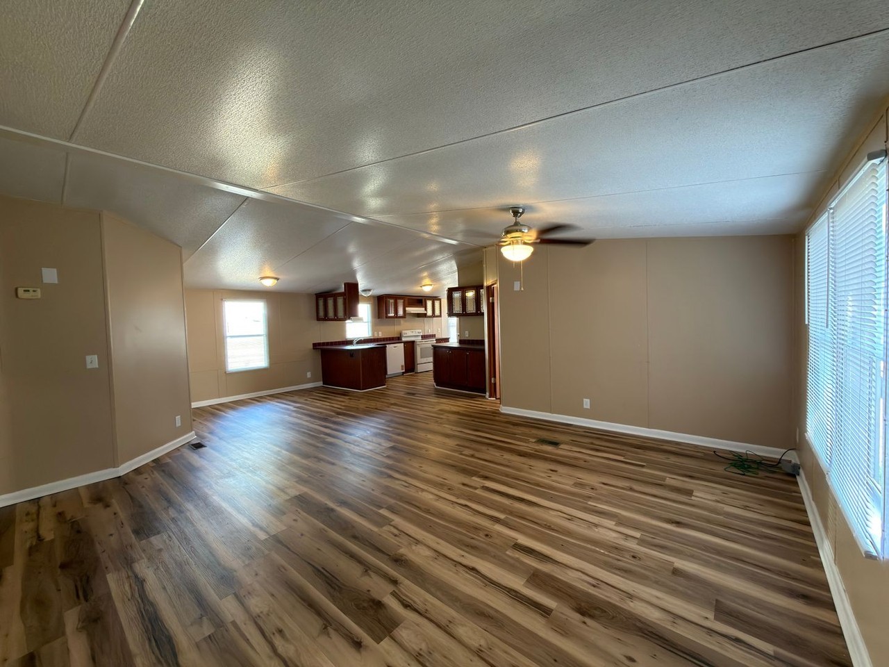 1035 Carson Rd Se - Photo 2 of 11