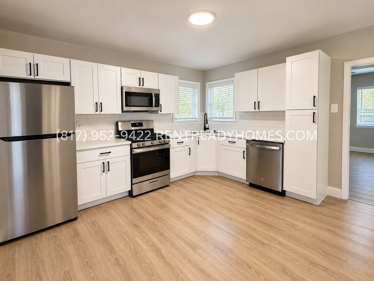 806 N Center St - Photo 3 of 10