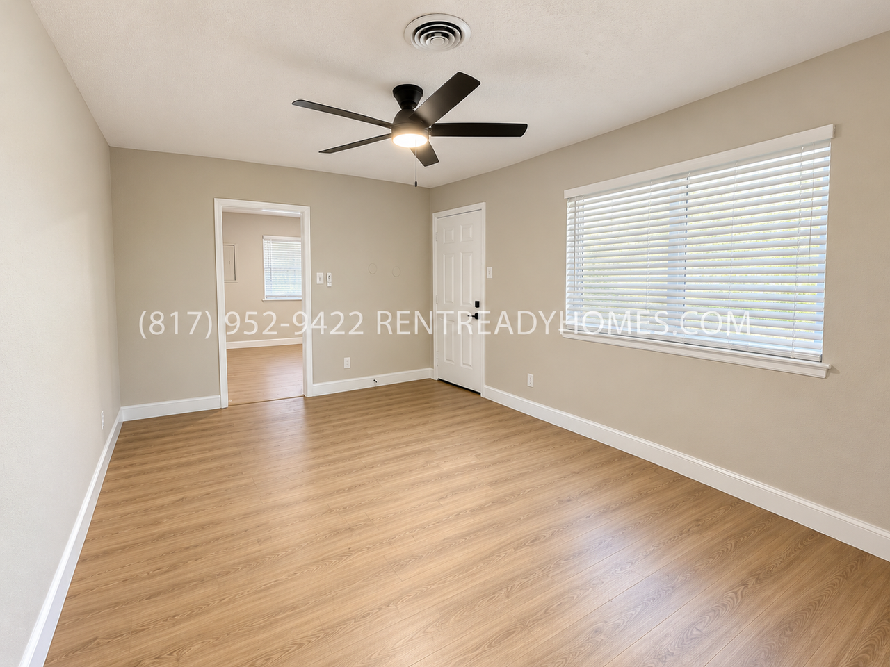 806 N Center St - Photo 6 of 10