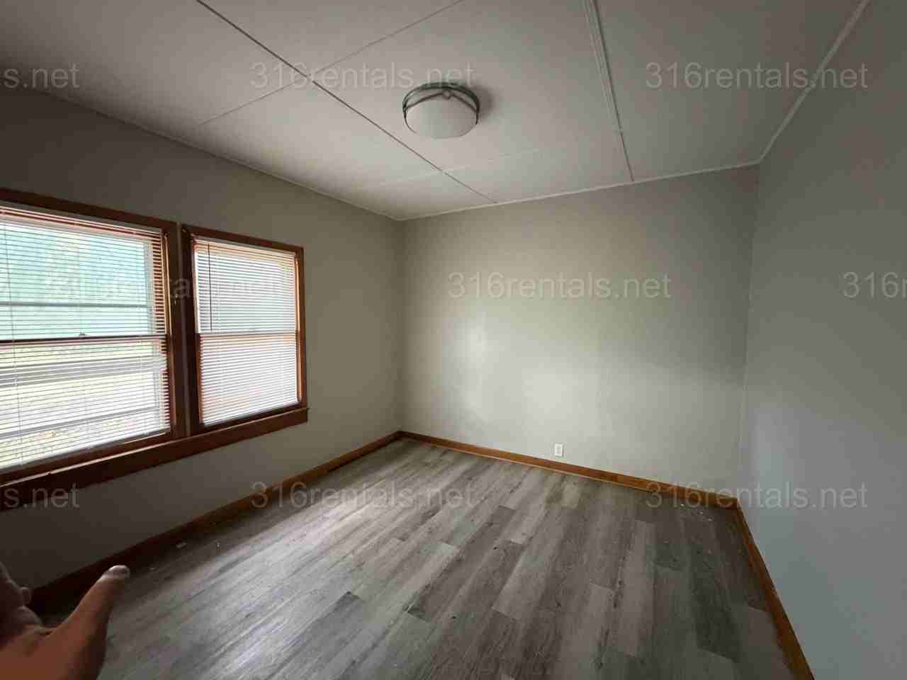 711 Old Main St - Photo 5 of 5