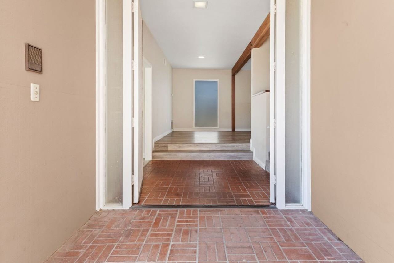 145 Avenida Cota - Photo 3 of 50
