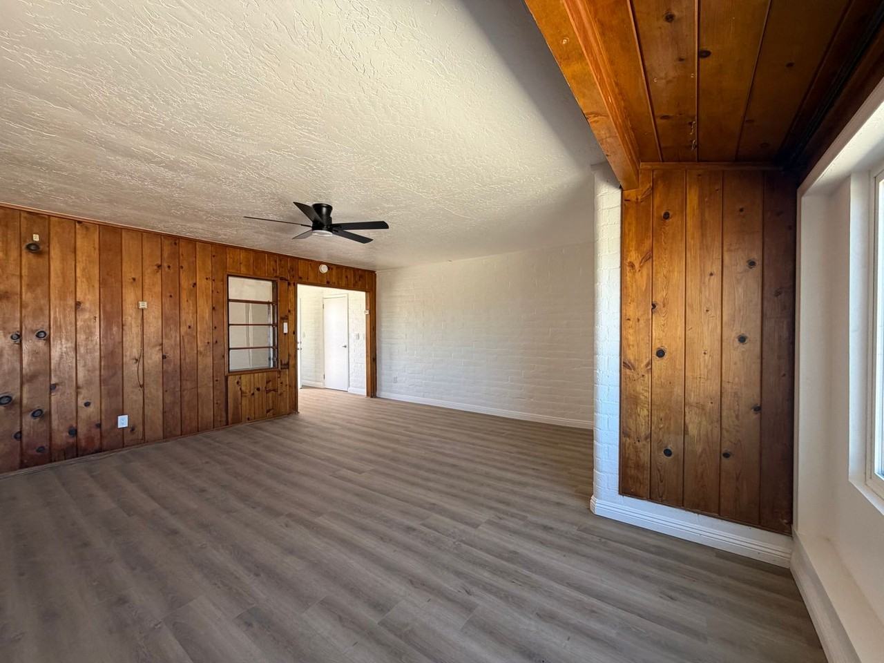 261 Armory Rd - Photo 7 of 38