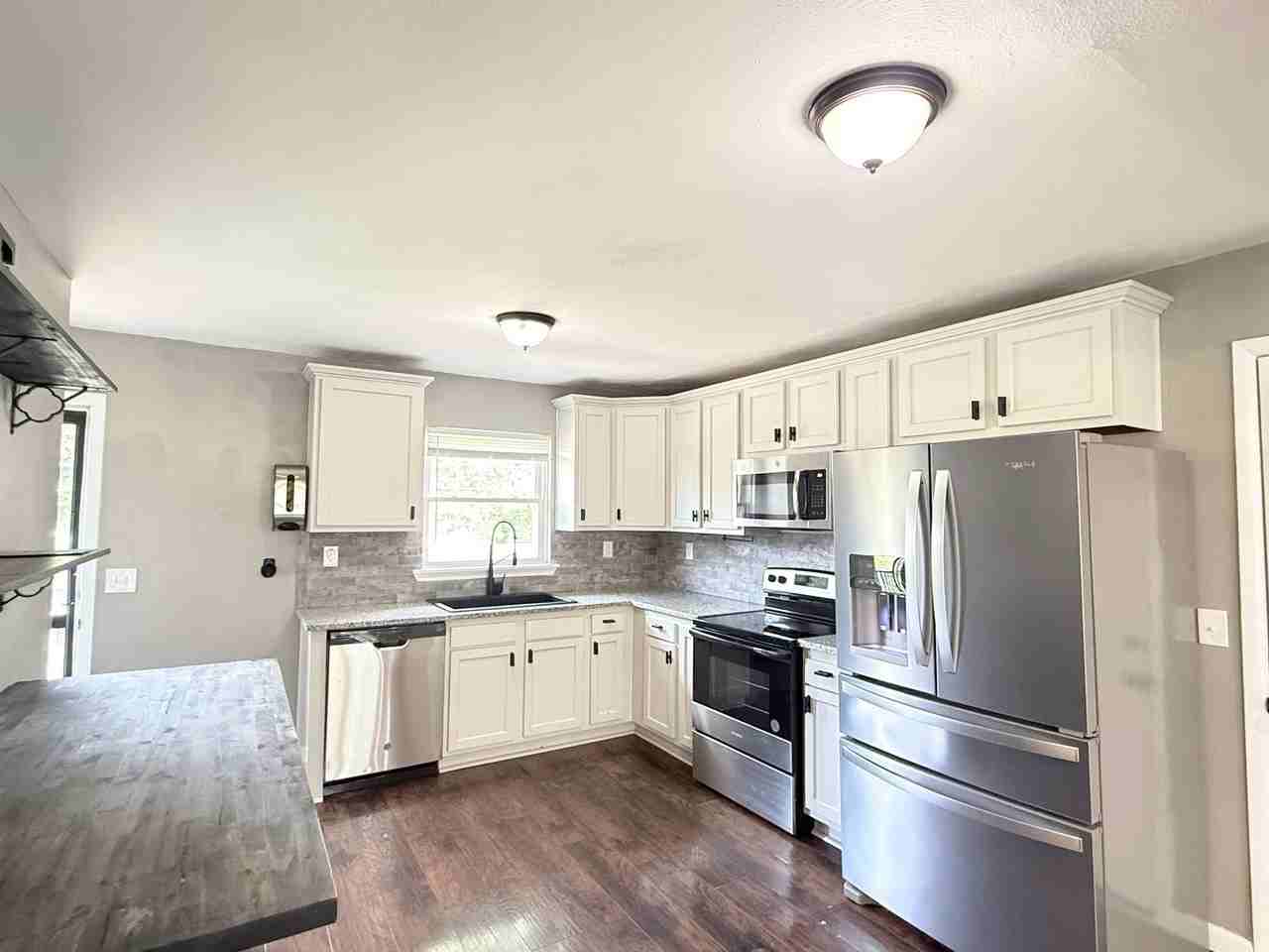667 Parkwood Dr - Photo 3 of 22