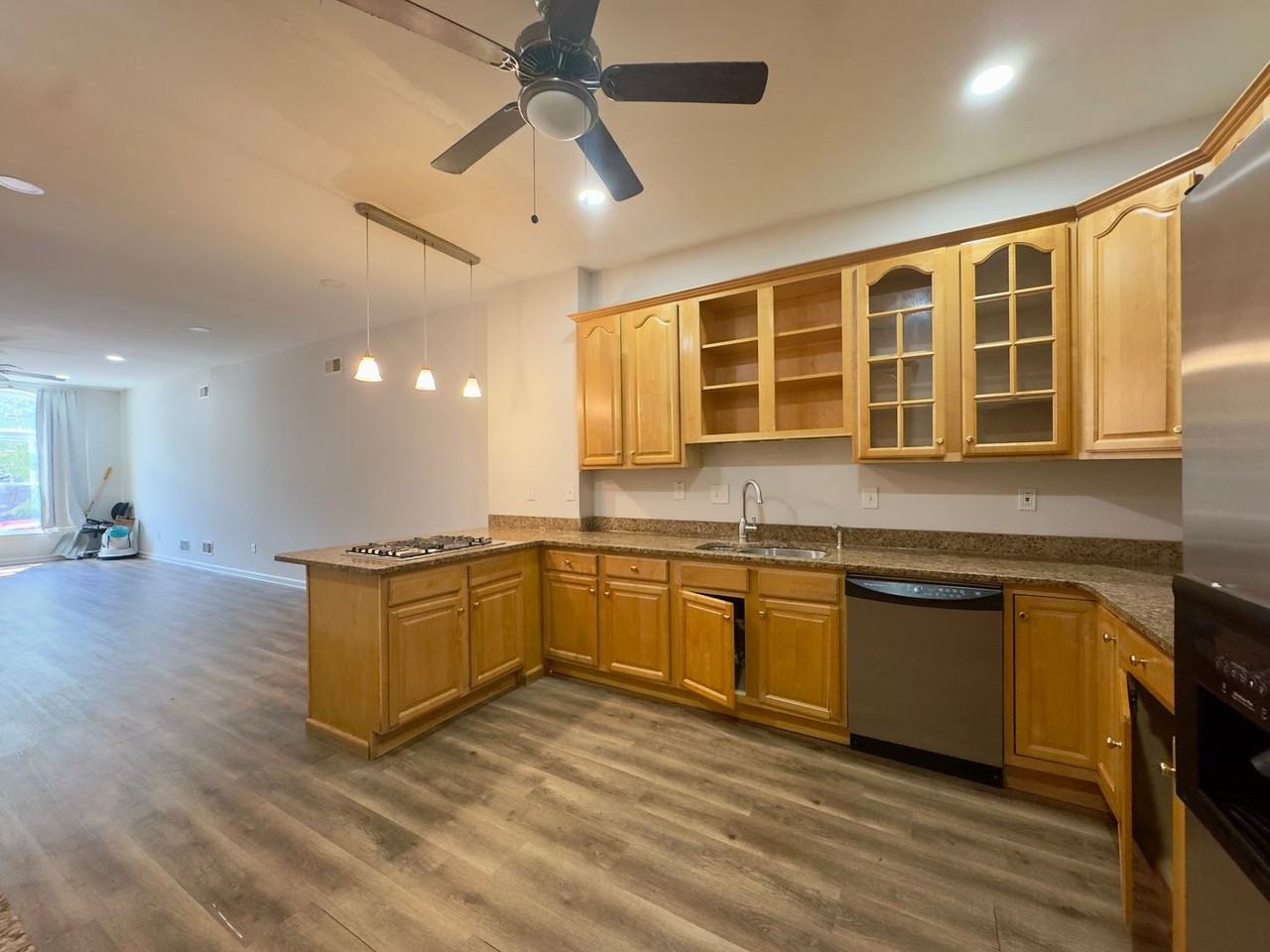 3512 E Baltimore St - Photo 7 of 23
