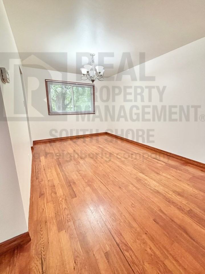 4217 Glen Oaks Dr - Photo 3 of 12