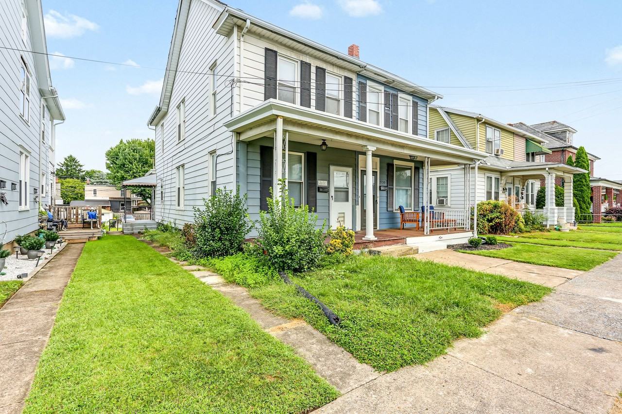 2728 Butler St - Photo 2 of 14