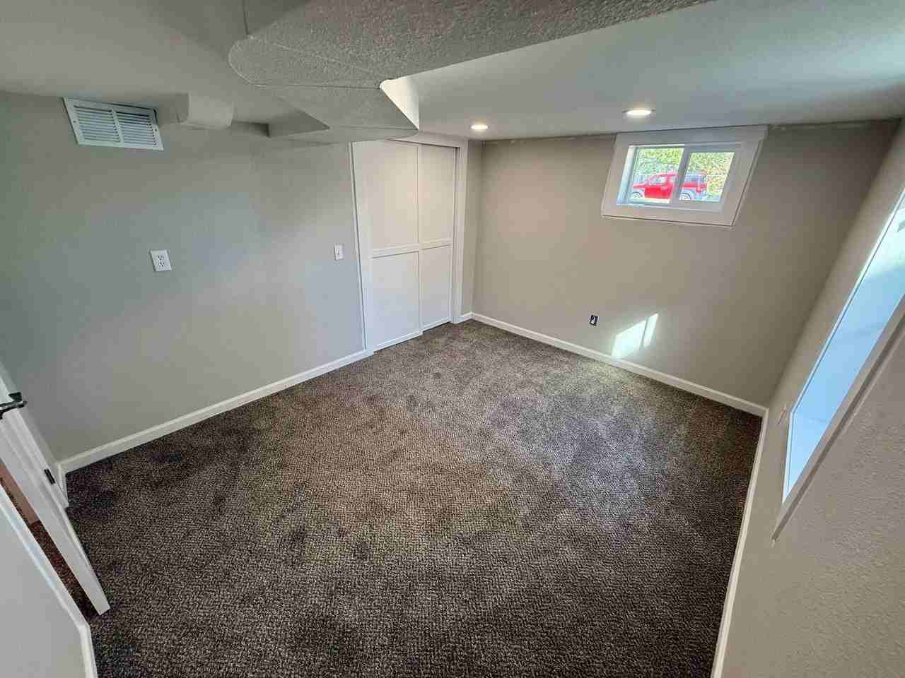 540 10th St #B - Photo 6 of 15