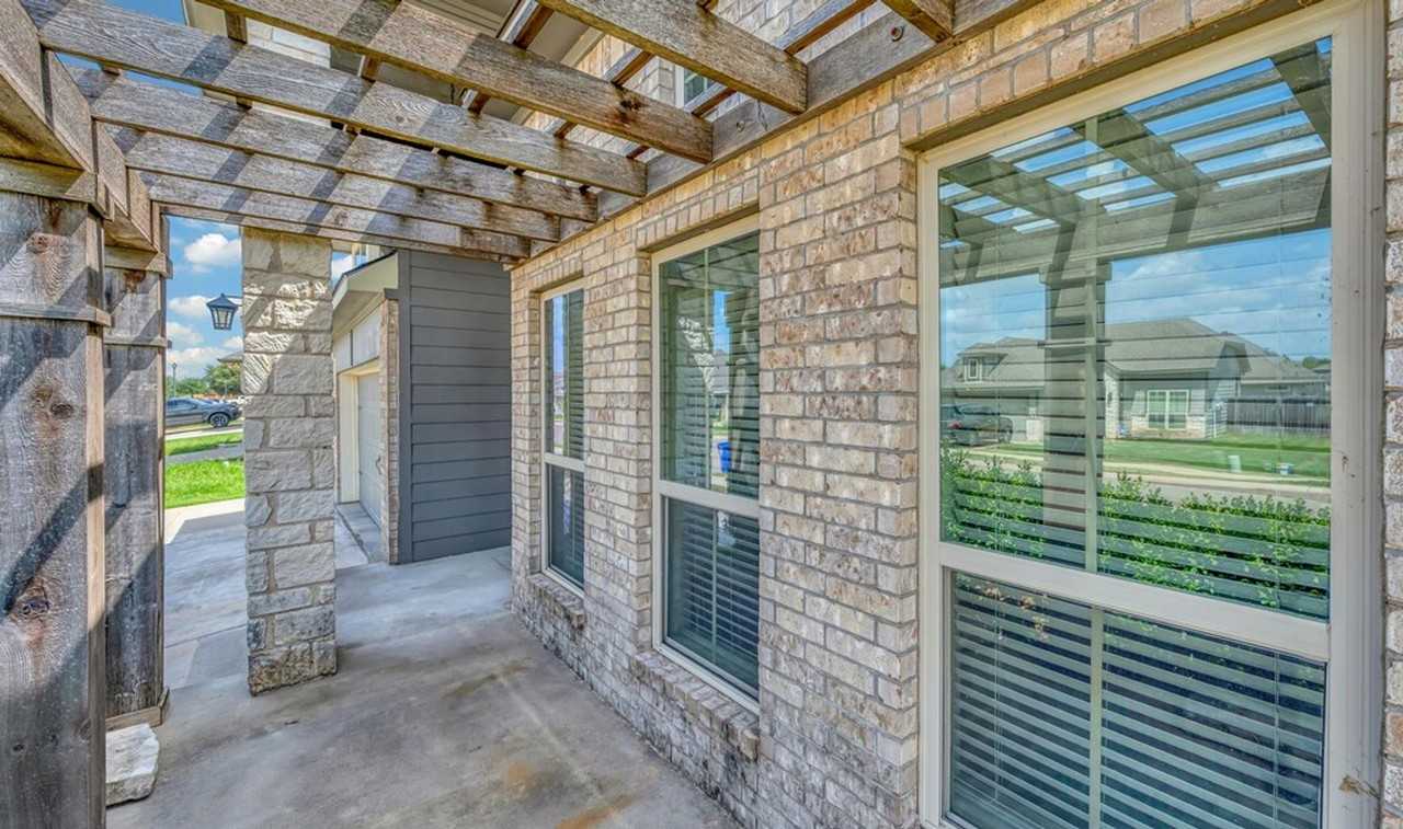 1120 Merganser Way - Photo 2 of 34