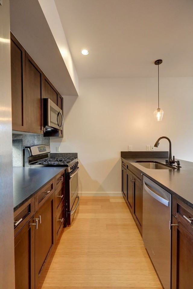 3820 S Hudson St - Photo 6 of 18