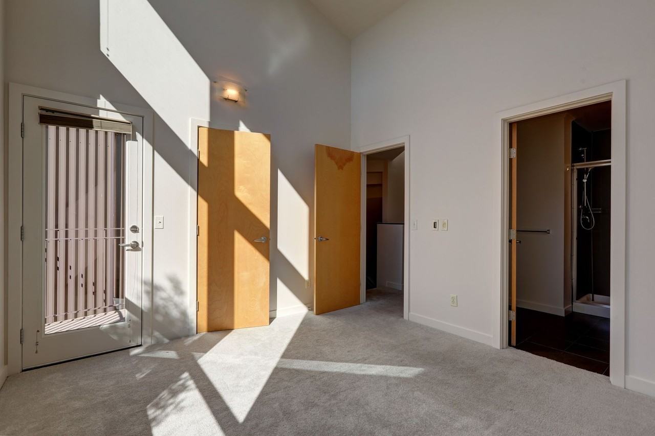 3820 S Hudson St - Photo 7 of 18