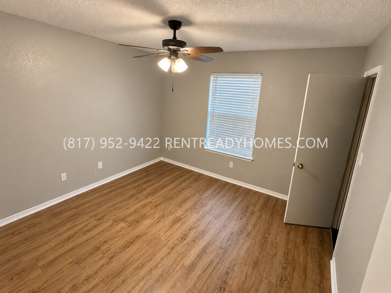 208 Oak Meadow Ln - Photo 3 of 10