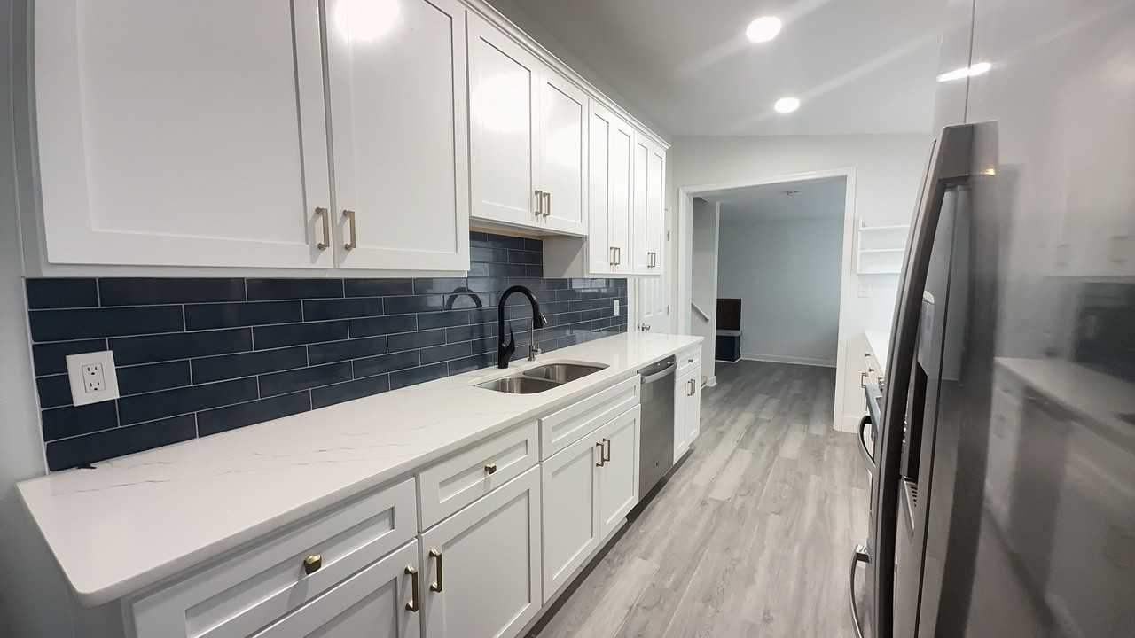 212 Waverly Dr - Photo 4 of 16