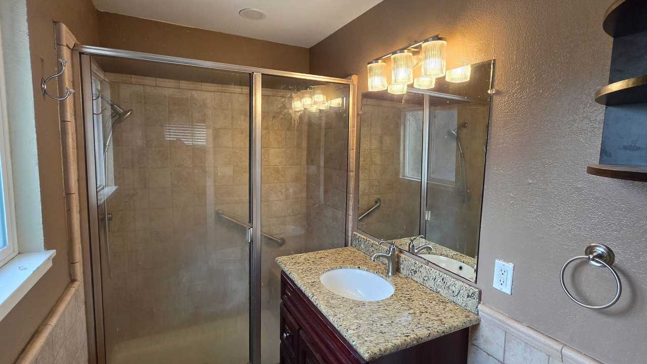 2414 Tennessee St - Photo 7 of 21