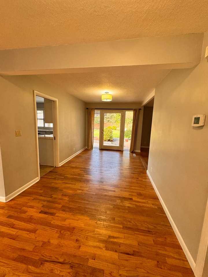 14 Royal Oaks Dr - Photo 6 of 32