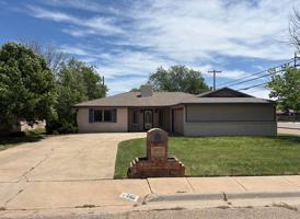 featured image of 4455 Summit Cir