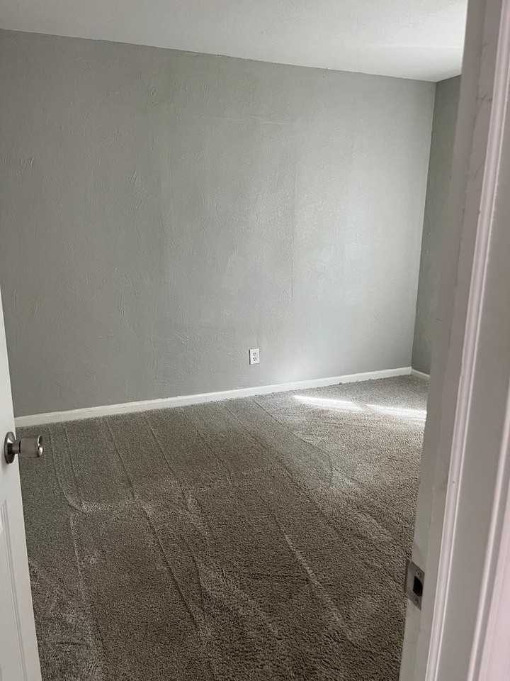 1900 S Greenwood Ave - Photo 3 of 10