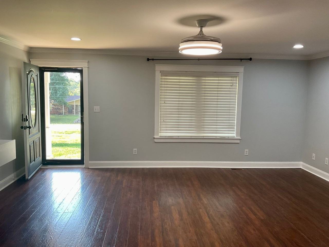 1190 Park Cir - Photo 5 of 45