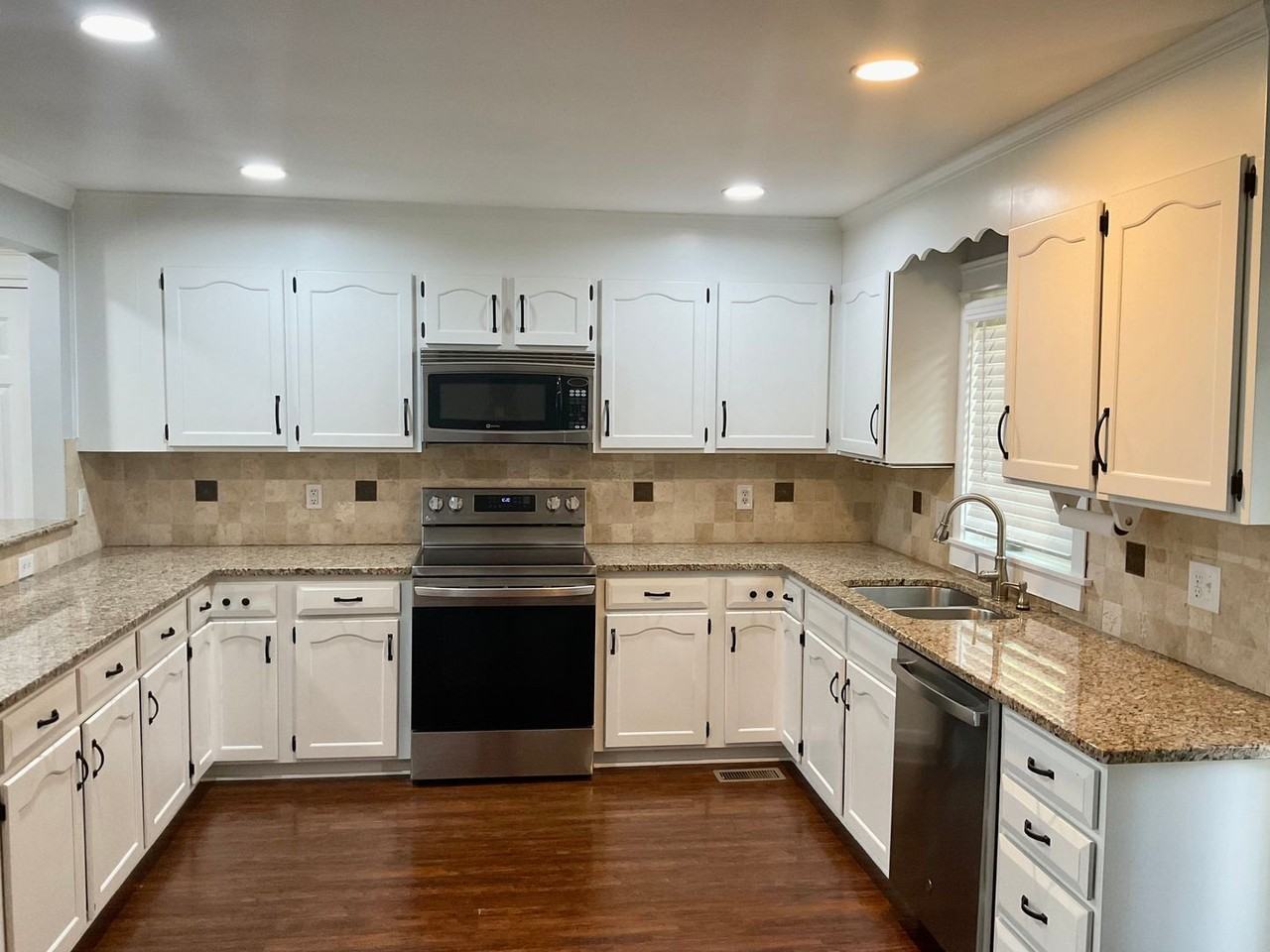 1190 Park Cir - Photo 7 of 45