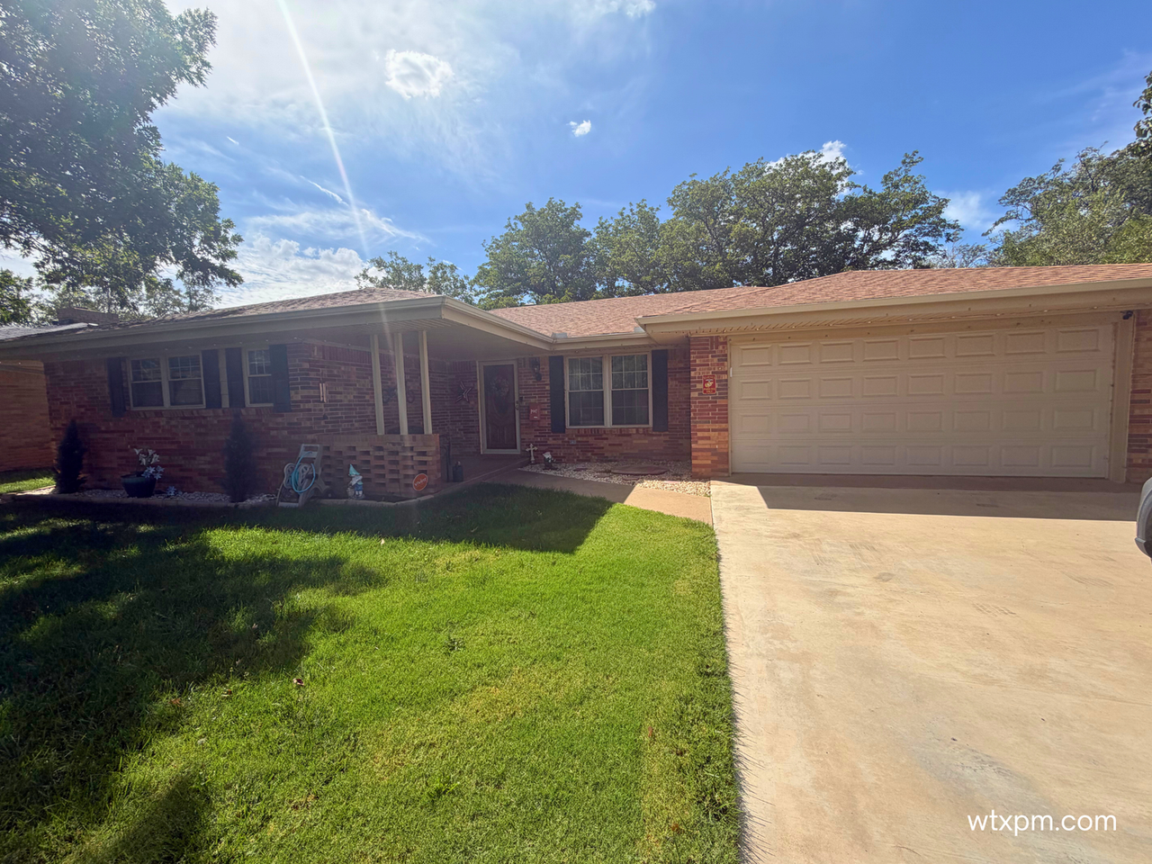 3404 Royal Rd