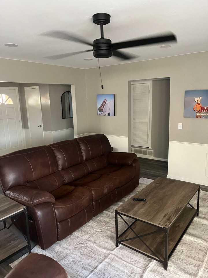 3406 Royal Rd - Photo 4 of 17