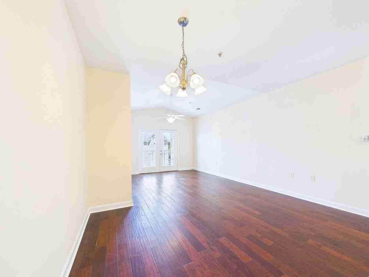 618 Condo Club Dr - Photo 6 of 32