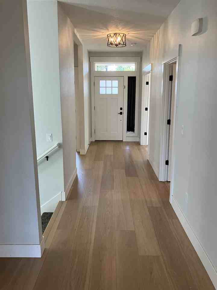 5724 Mt Vernon St Se - Photo 2 of 43