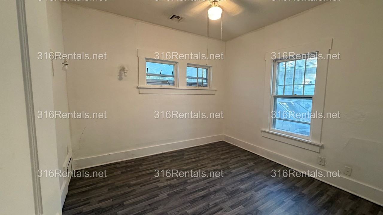 620 S Washington St - Photo 2 of 9