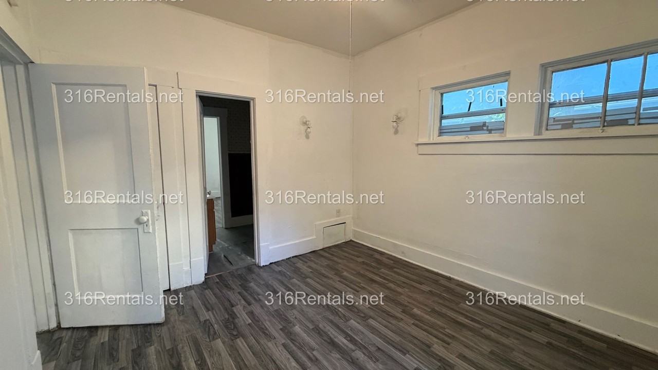620 S Washington St - Photo 3 of 9