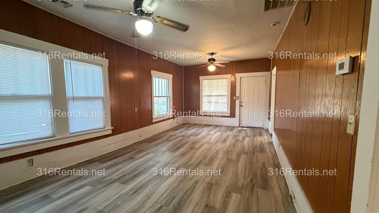 620 S Washington St - Photo 5 of 9