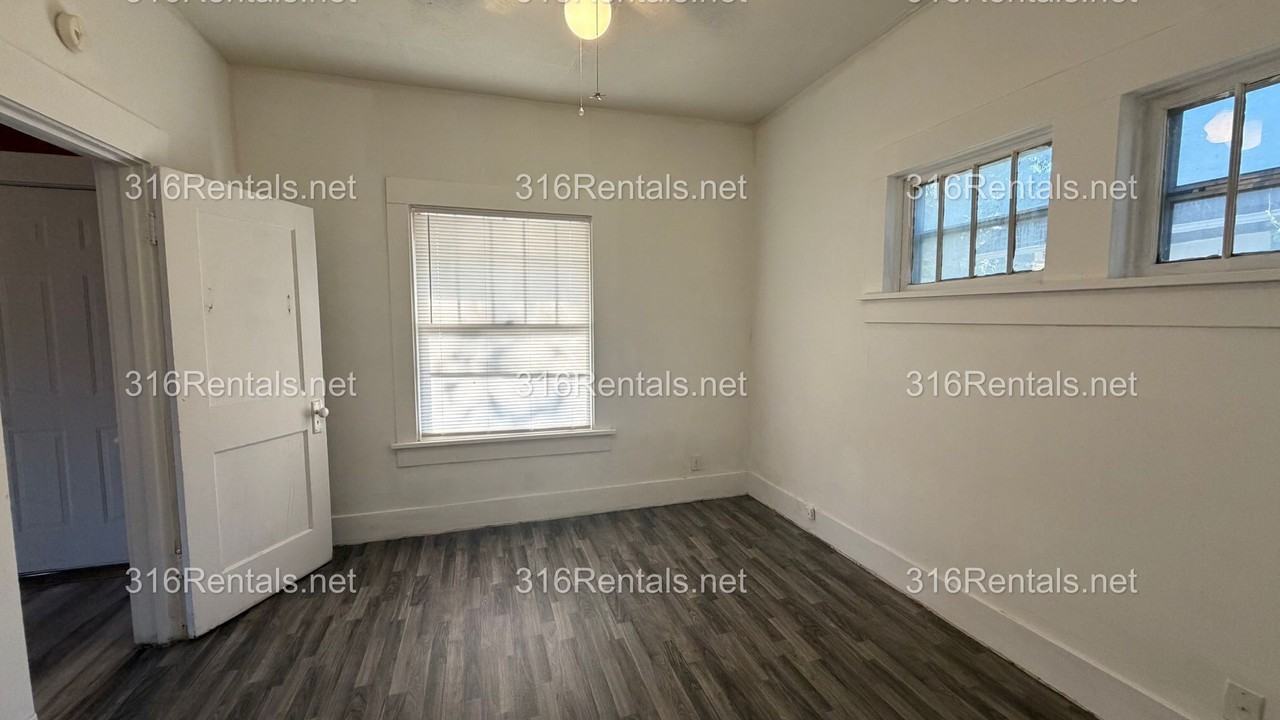 620 S Washington St - Photo 7 of 9