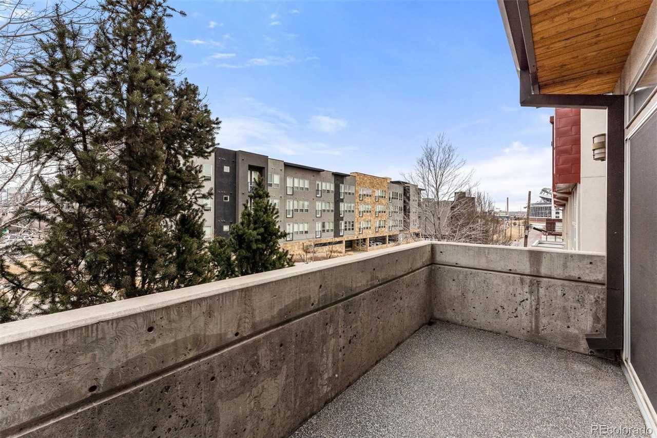2600 Front View Cres - Photo 7 of 36