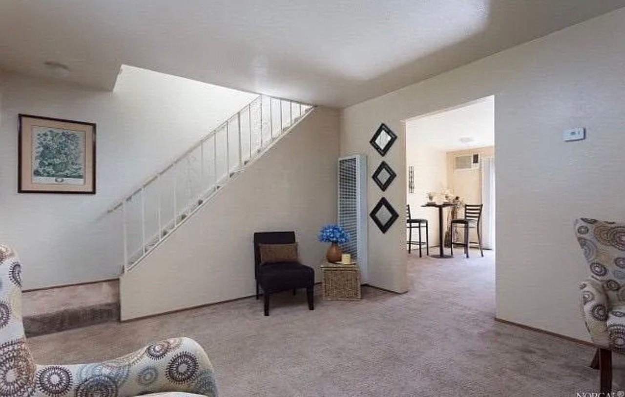 5059 Charmian Dr - Photo 2 of 16