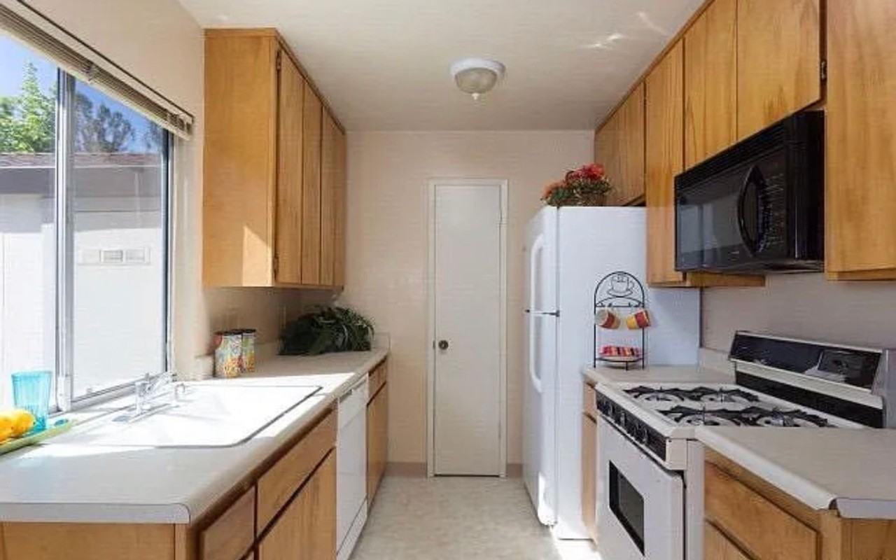 5059 Charmian Dr - Photo 3 of 16