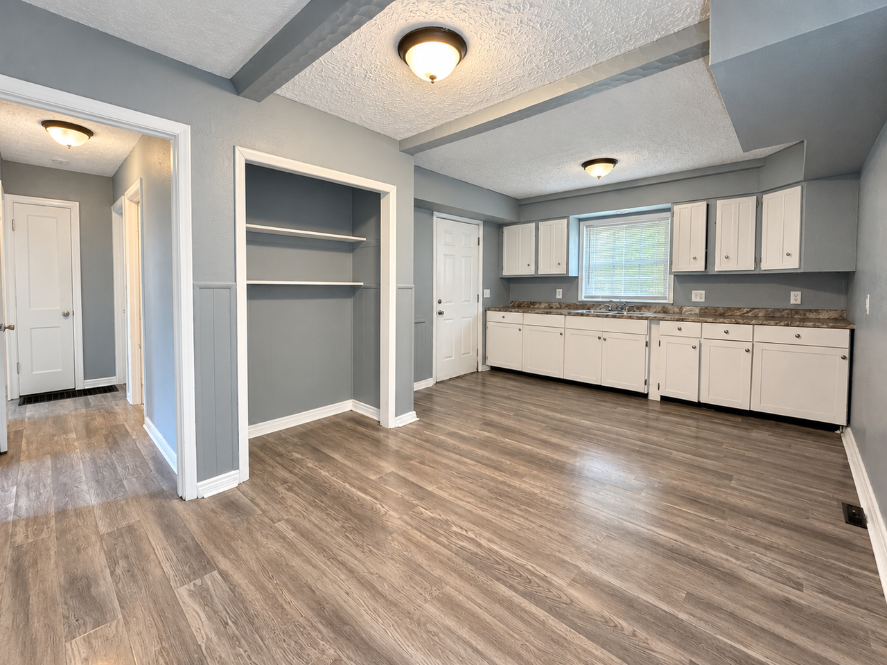 1078 E 19th Ave - Photo 3 of 10