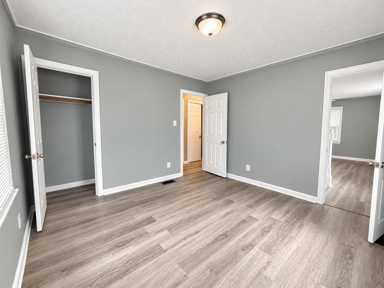 1078 E 19th Ave - Photo 4 of 10