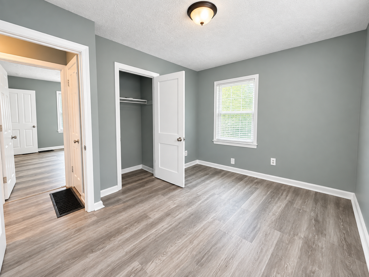 1078 E 19th Ave - Photo 5 of 10
