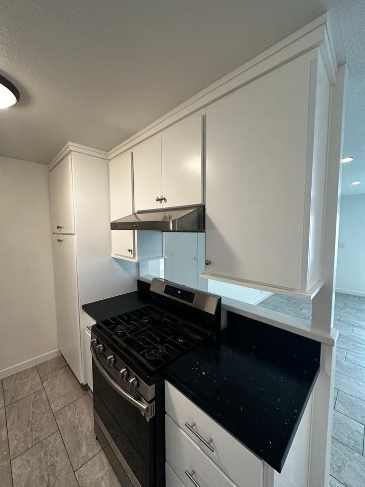 301 N Tustin Ave - Photo 2 of 23