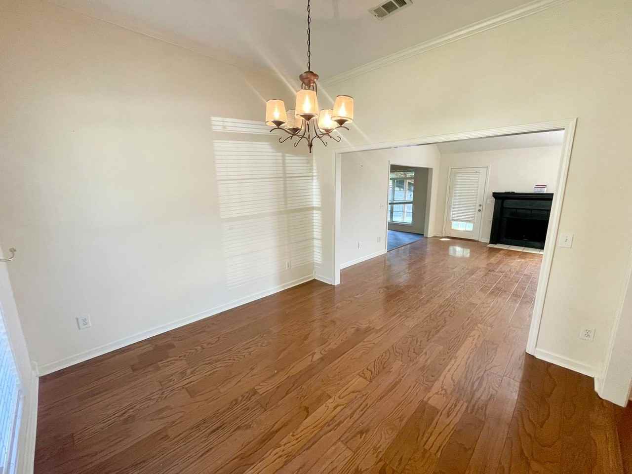 311 Longleaf Dr - Photo 2 of 17