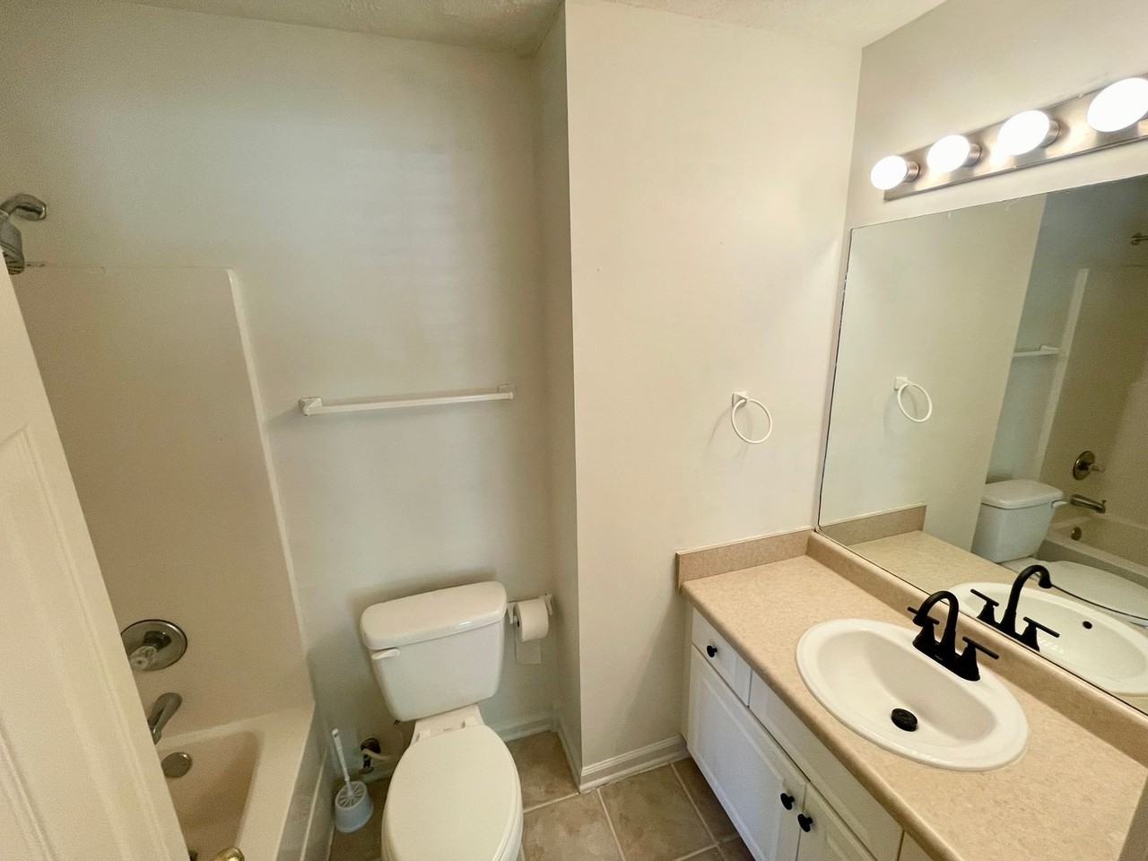 311 Longleaf Dr - Photo 7 of 17