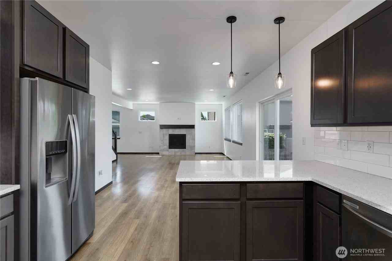 3346 3346 Iverness Street - Photo 5 of 11