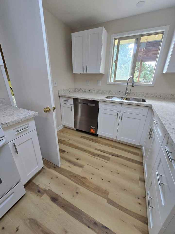 113 N Hawthorne St - Photo 4 of 19