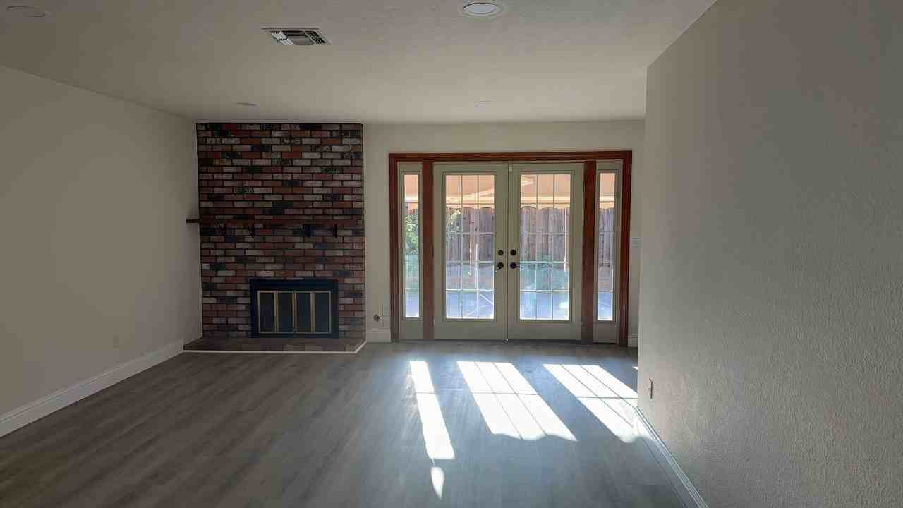 2875 Atlanta Dr - Photo 2 of 6