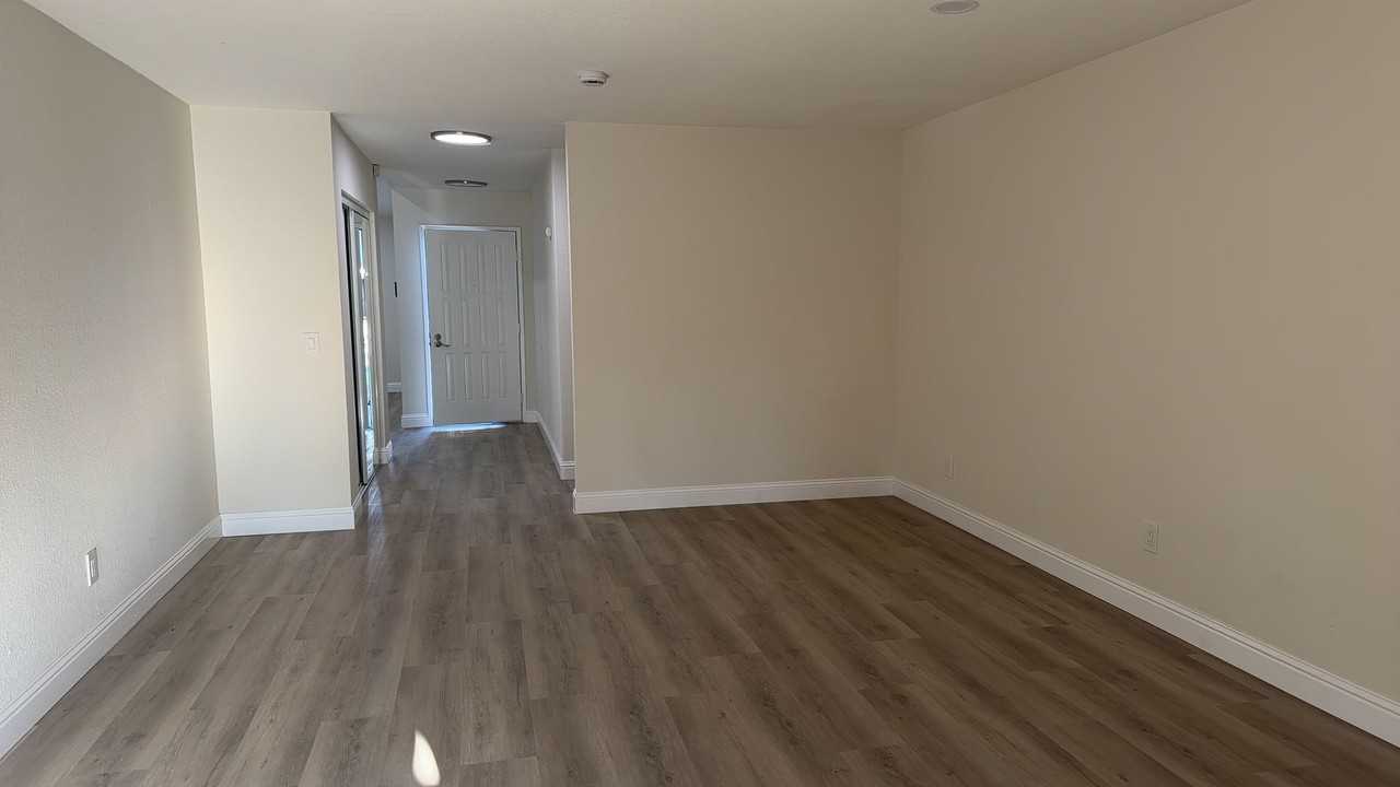 2875 Atlanta Dr - Photo 5 of 6